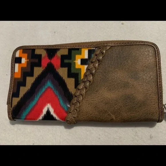 Catchfly Aztec Southwestern Print Satchel and Matching Zip Around Wallet - Picture 9 of 11